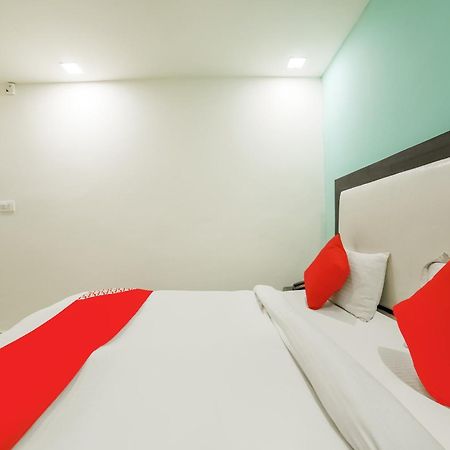 My Comfortable Hotel New Delhi Exterior photo
