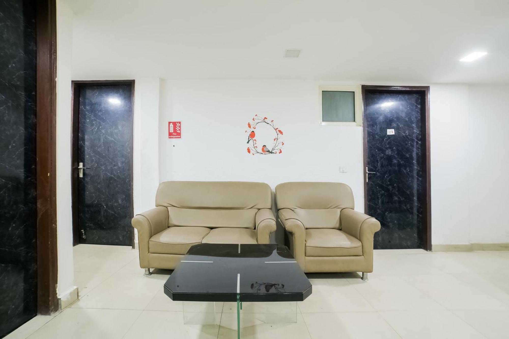 My Comfortable Hotel New Delhi Exterior photo